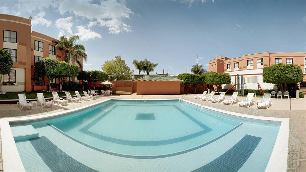 Fiesta Inn León Exteriör bild